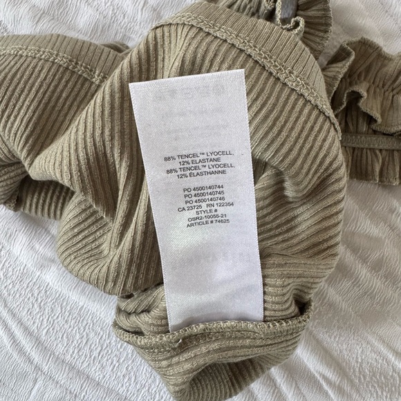 Sunday Best Ribbed Top - Picture 6 of 6